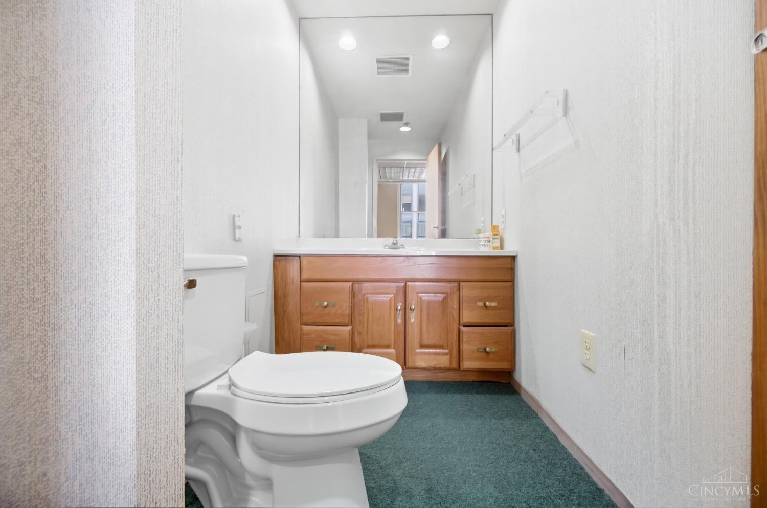 E 123 4th Street Property Photo 81
