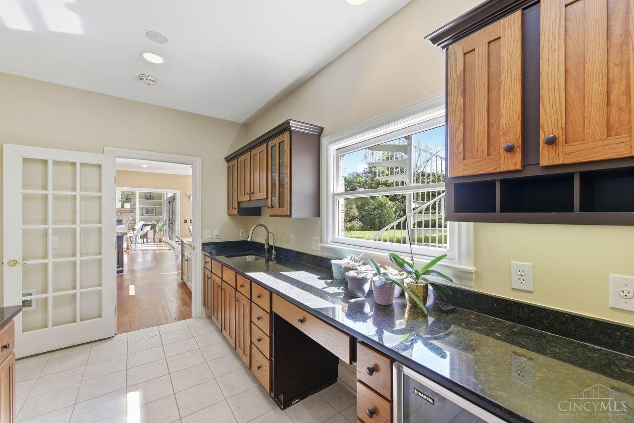 8575 Sleepy Hollow Drive Property Photo 10
