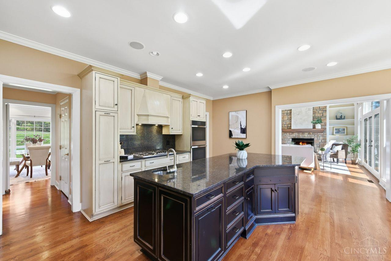 8575 Sleepy Hollow Drive Property Photo 18