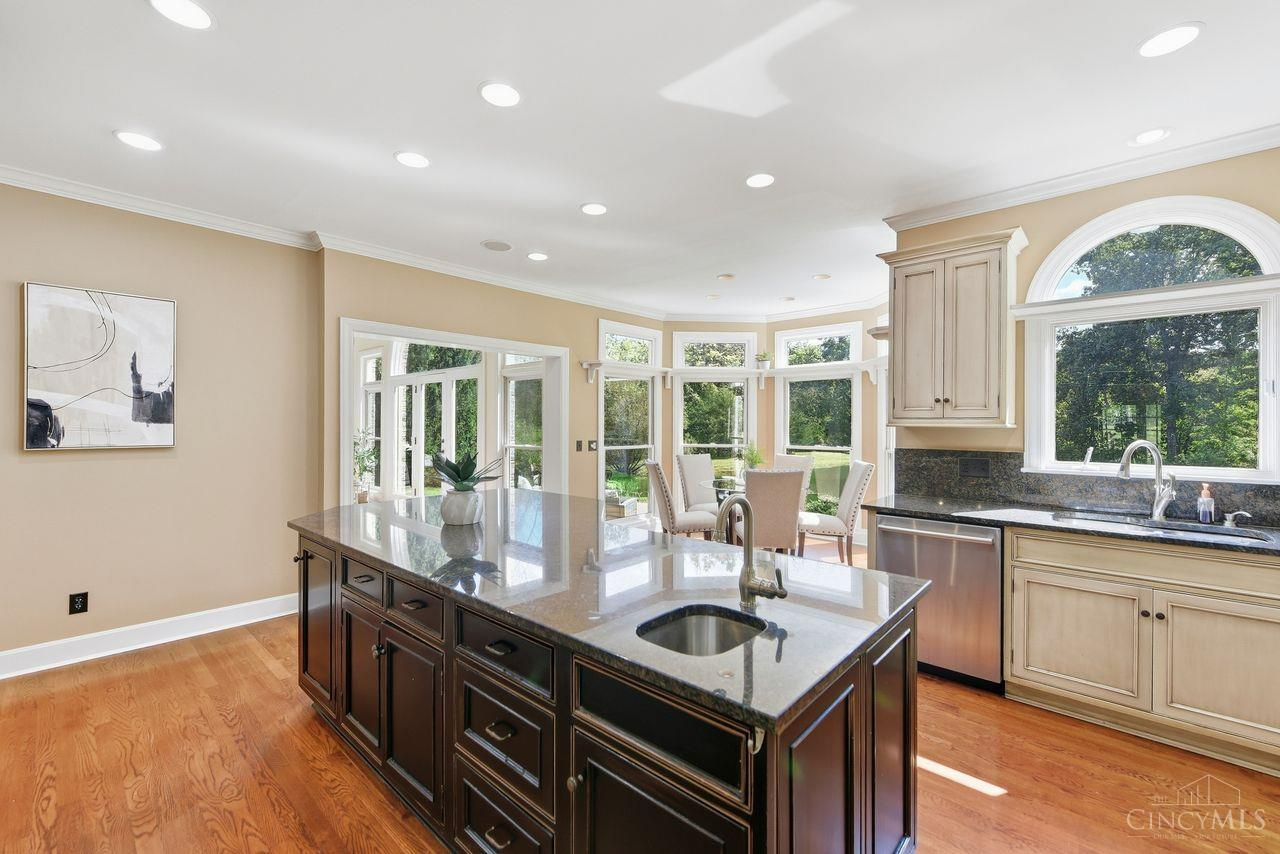 8575 Sleepy Hollow Drive Property Photo 19