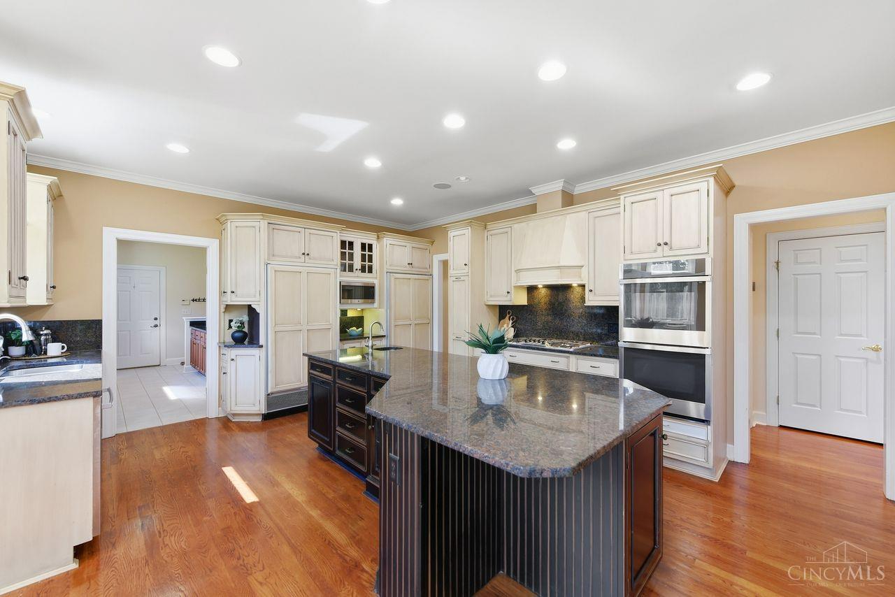 8575 Sleepy Hollow Drive Property Photo 21