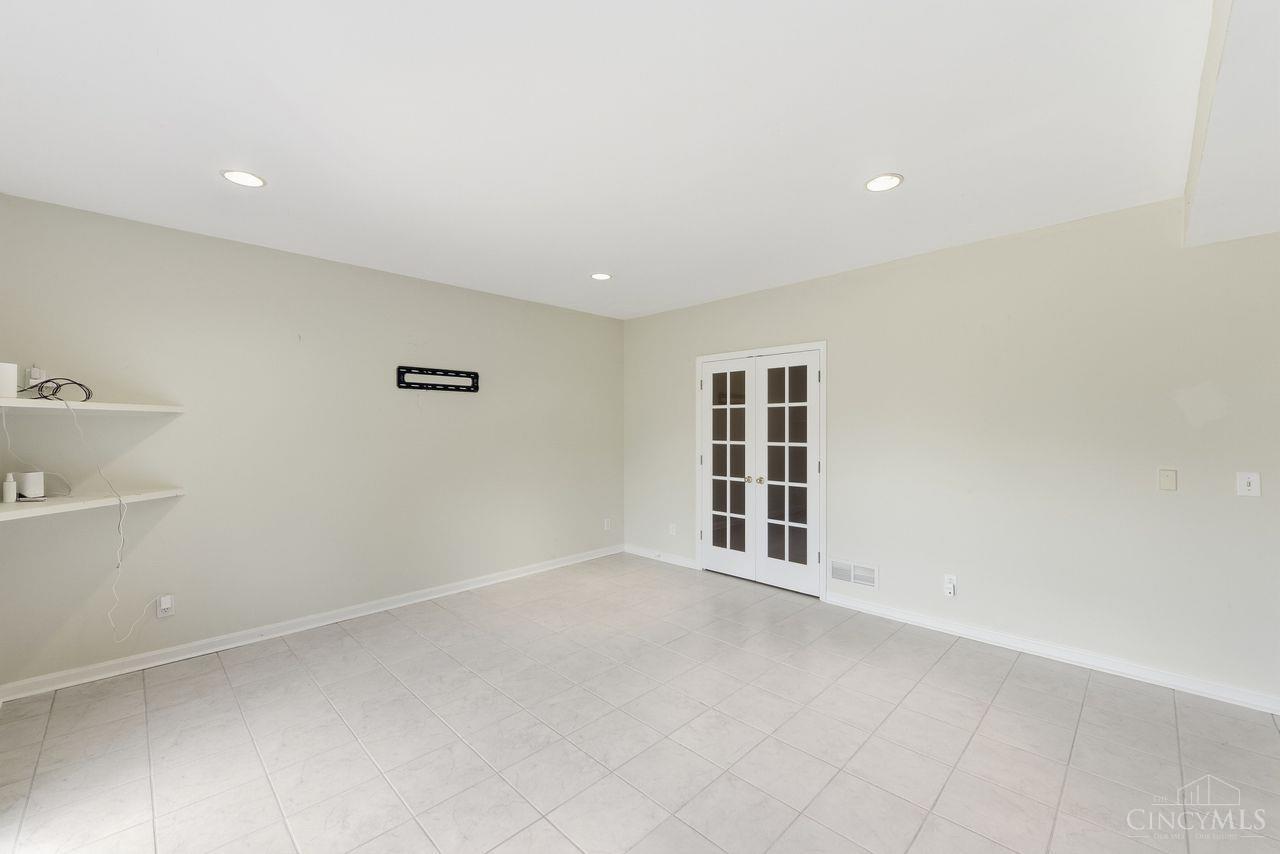 8575 Sleepy Hollow Drive Property Photo 76