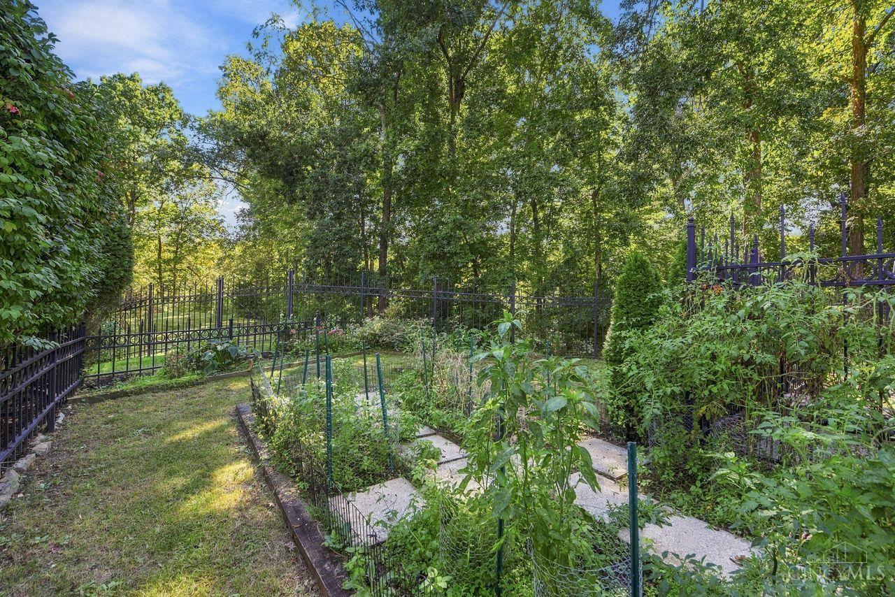 8575 Sleepy Hollow Drive Property Photo 77