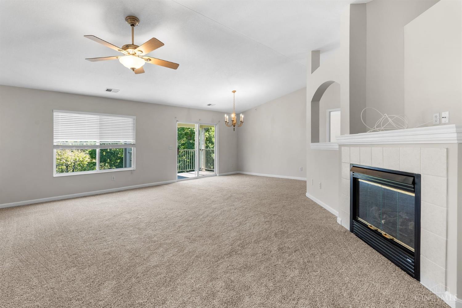 4654 Trophy Lane Property Photo 6