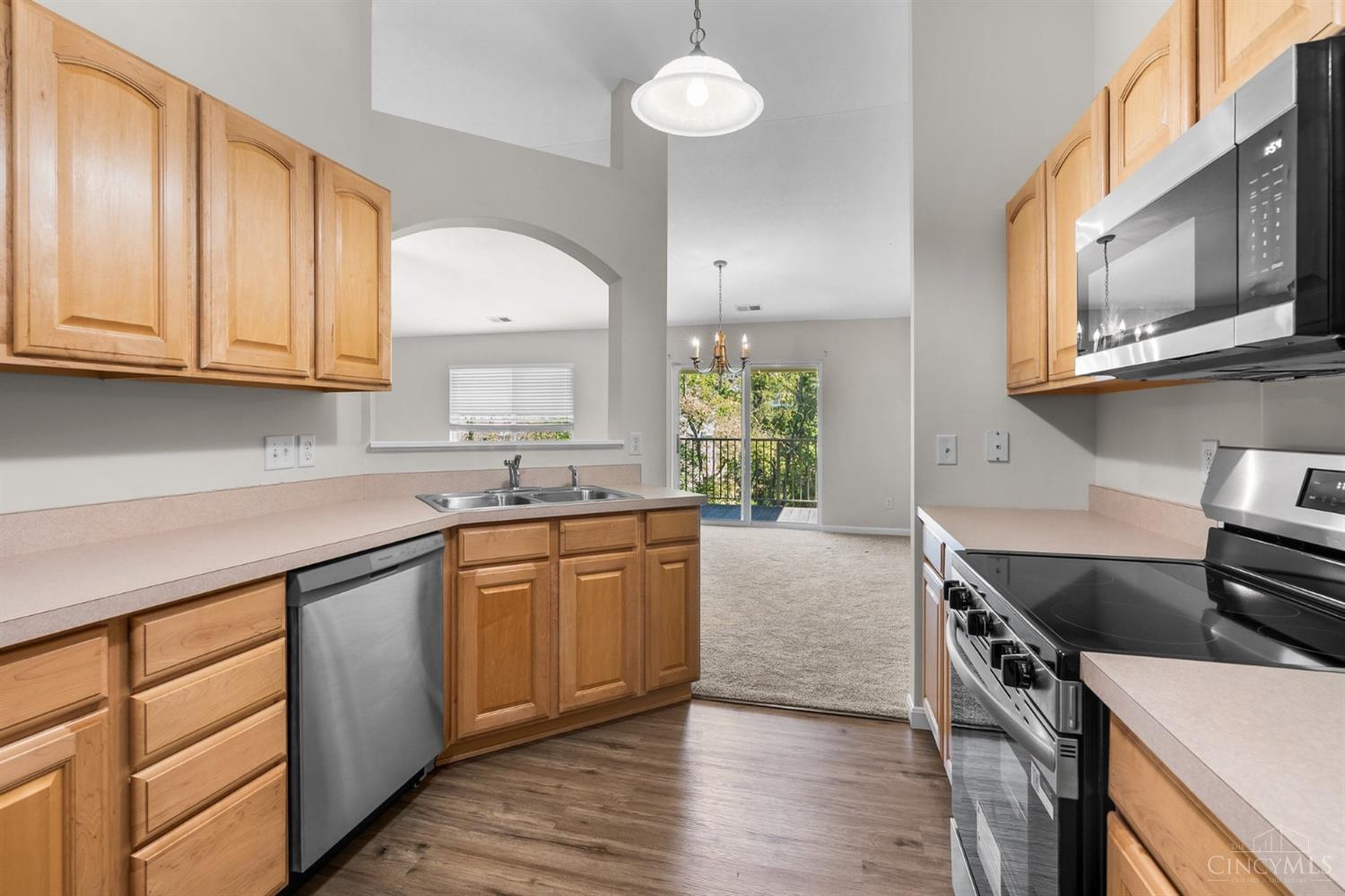 4654 Trophy Lane Property Photo 11