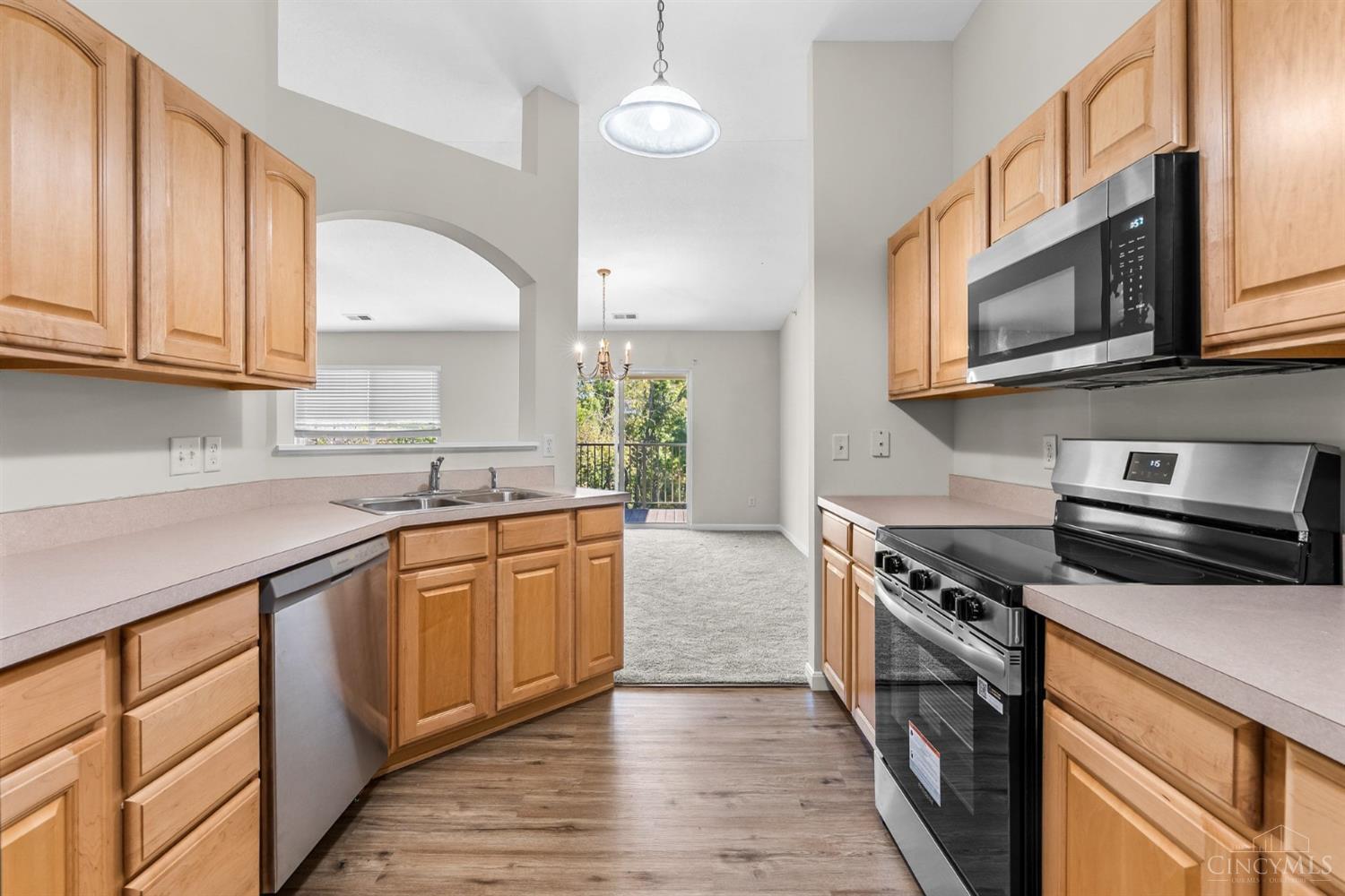 4654 Trophy Lane Property Photo 13