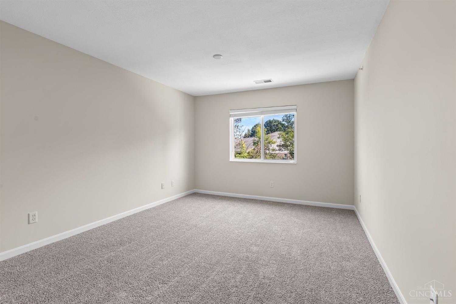 4654 Trophy Lane Property Photo 17