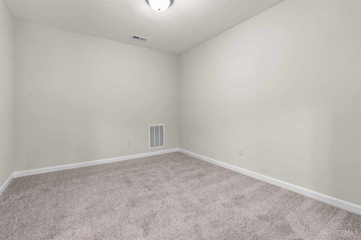 4654 Trophy Lane Property Photo 19
