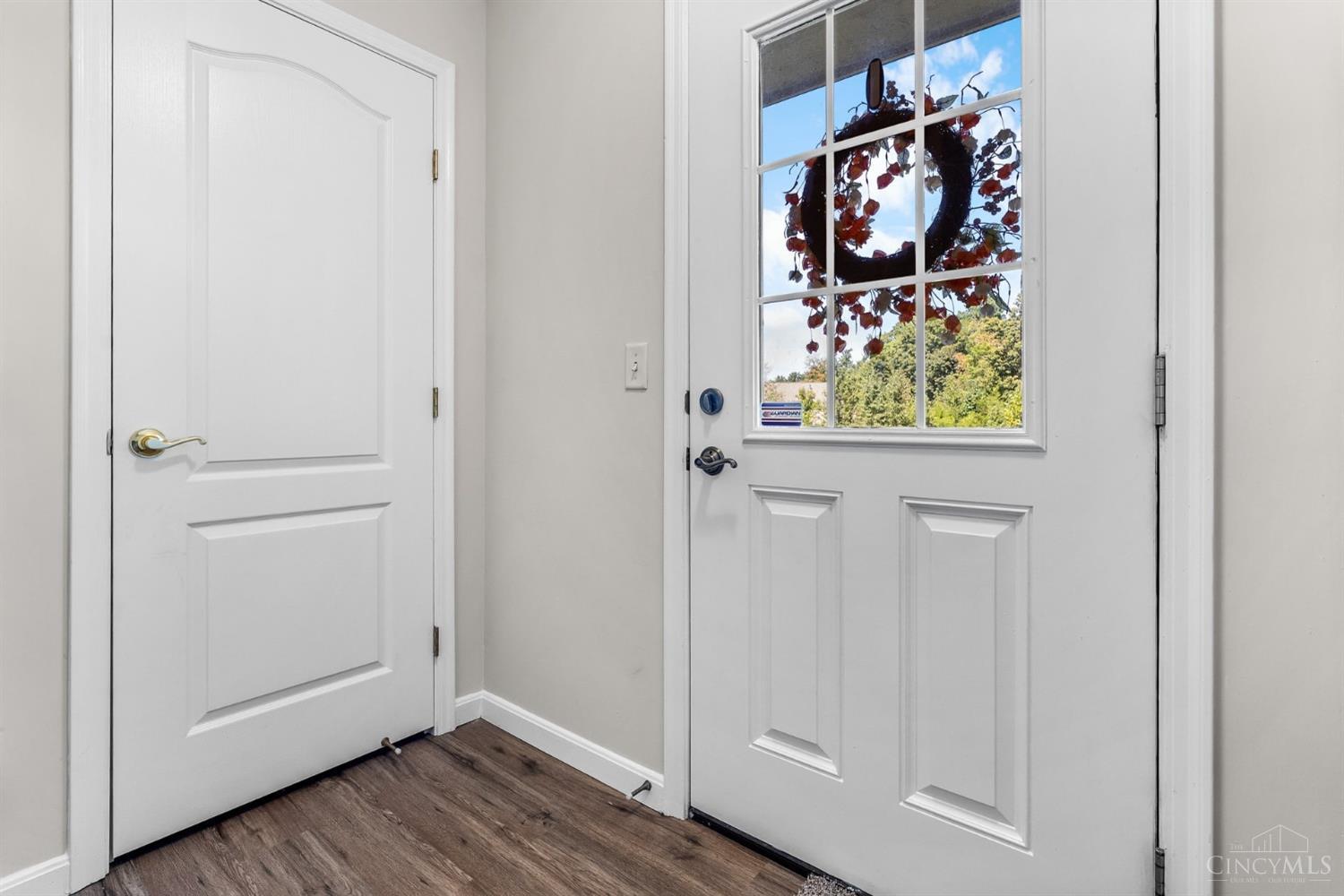 4654 Trophy Lane Property Photo 24