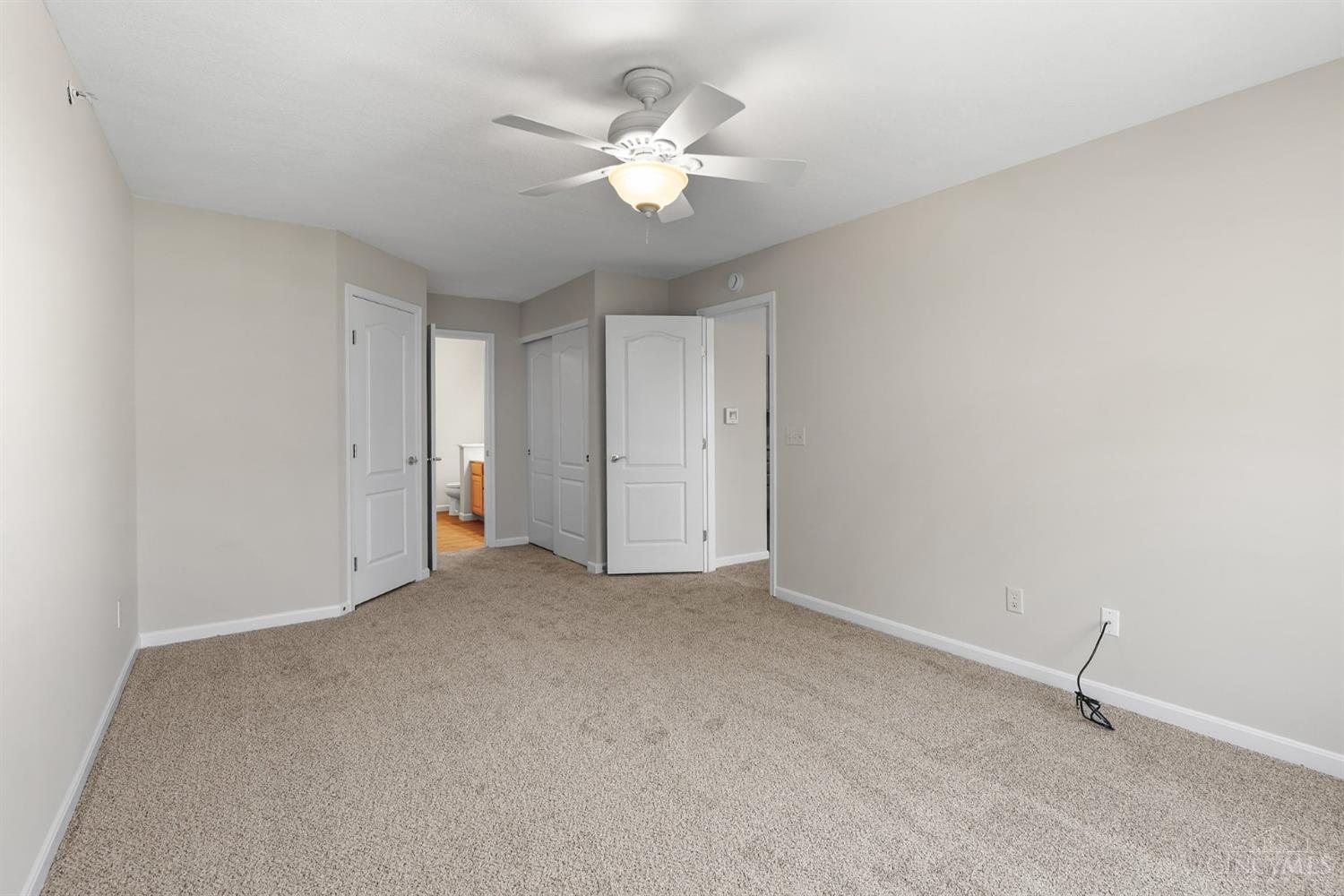 4654 Trophy Lane Property Photo 28
