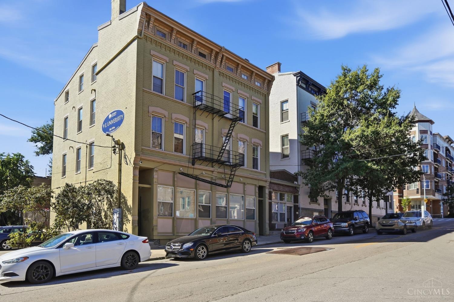 E 5 University Avenue Property Photo 1