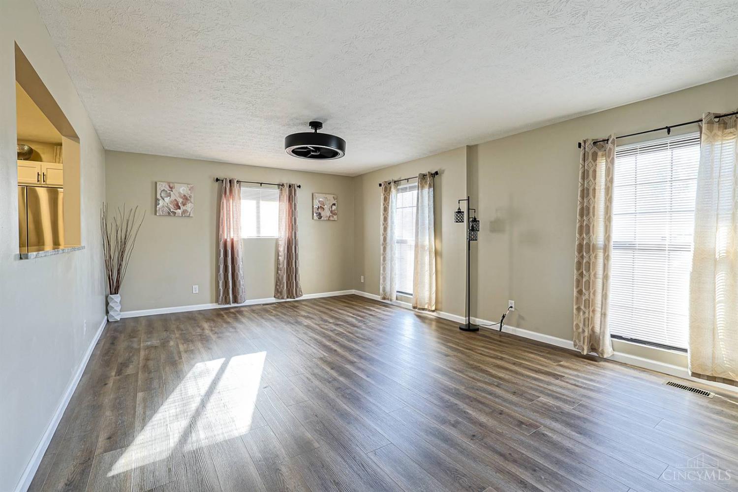 2907 Roosevelt Boulevard Property Photo 8