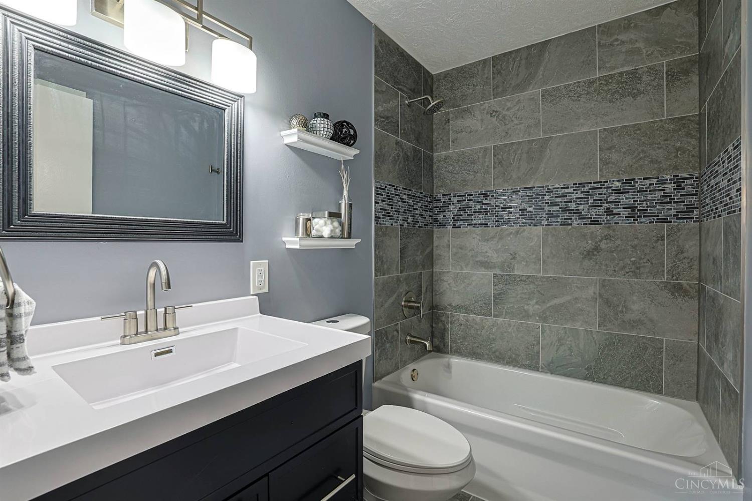 2907 Roosevelt Boulevard Property Photo 18