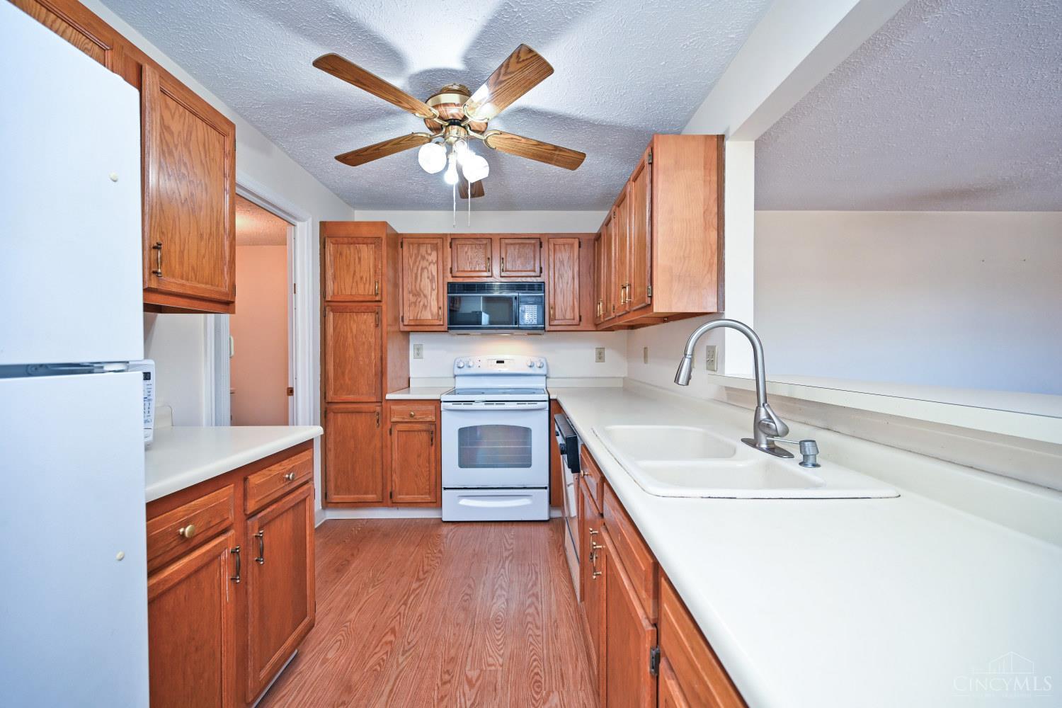 5106 Cody Pass Drive Property Photo 4