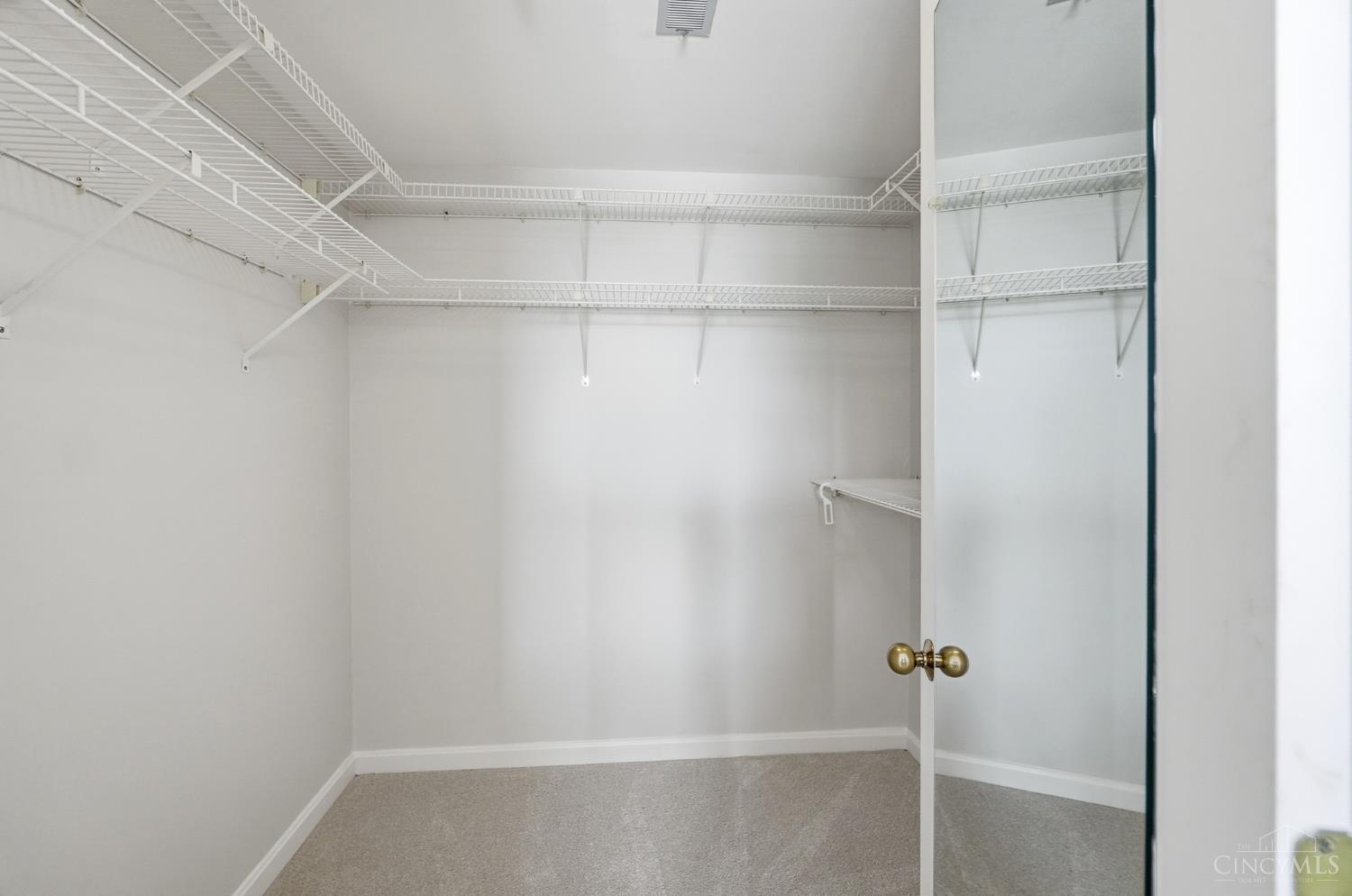 415 Bond Place Property Photo 32