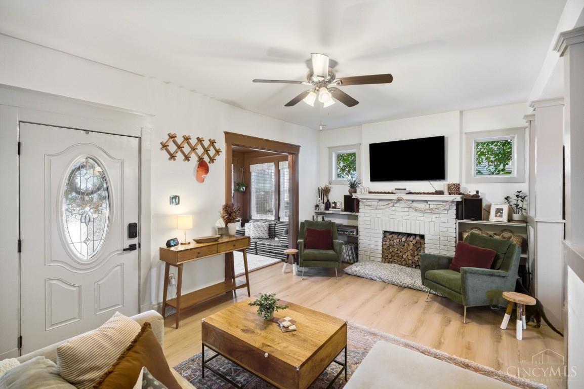 2542 Cypress Way Property Photo 7