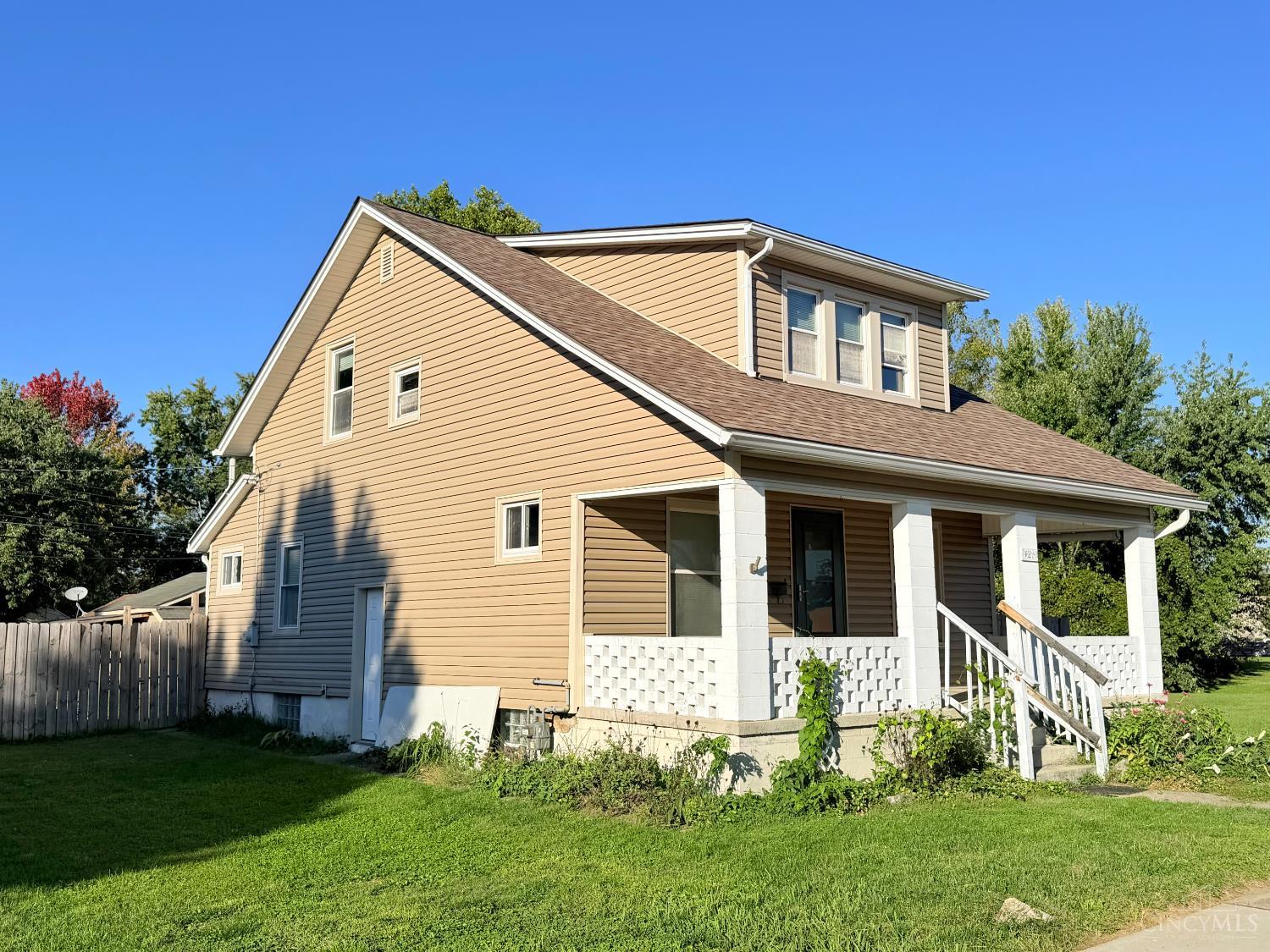 1217 Eureka Drive Property Photo 4