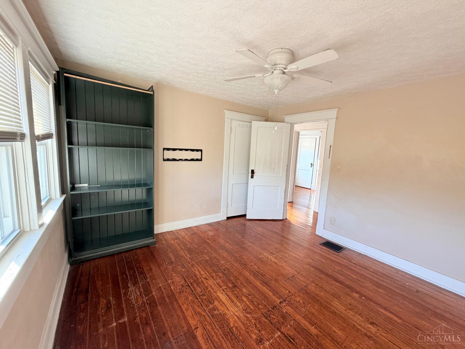 1217 Eureka Drive Property Photo 15
