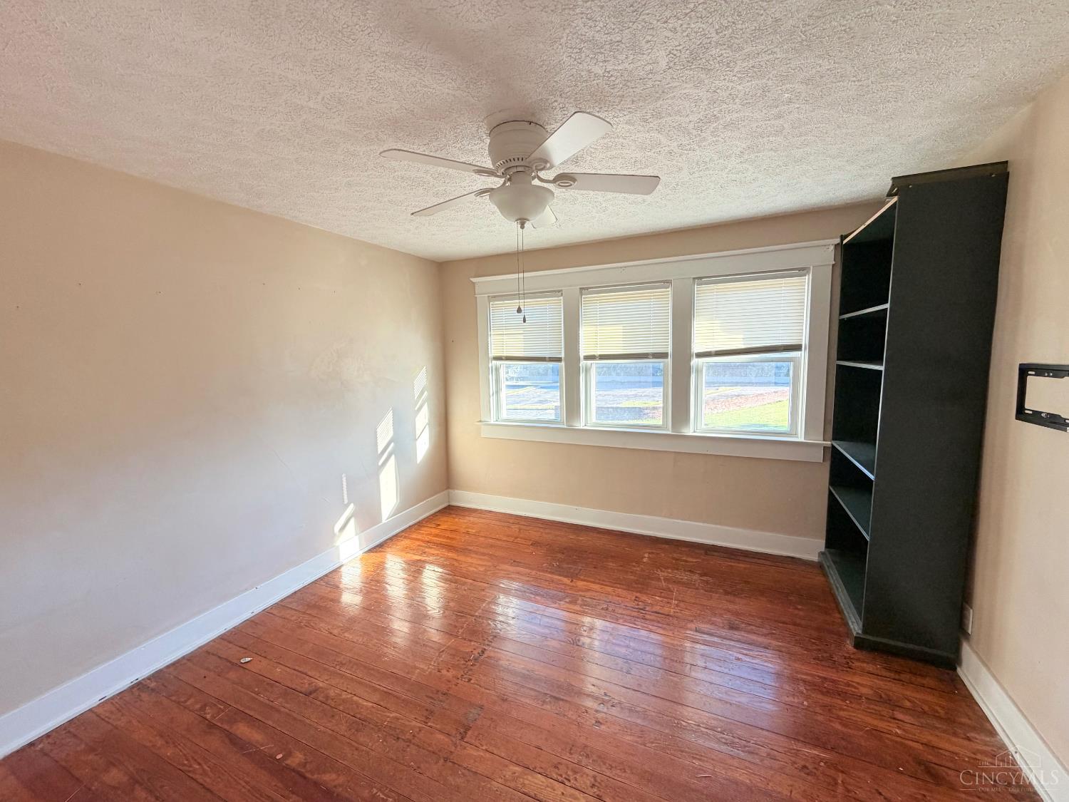 1217 Eureka Drive Property Photo 16