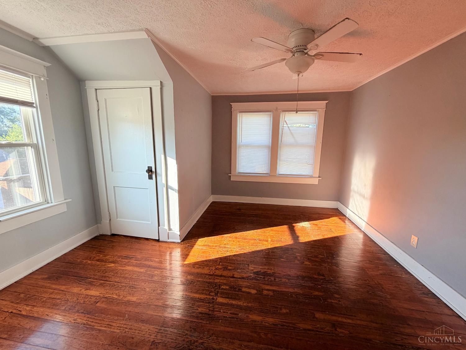 1217 Eureka Drive Property Photo 17