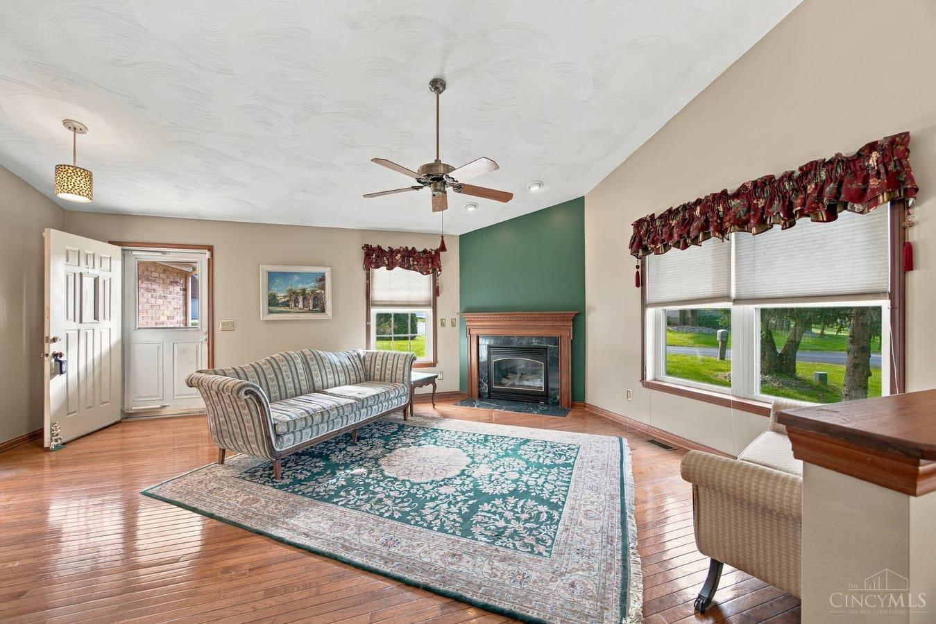 5460 Lakefront Drive Property Photo 9