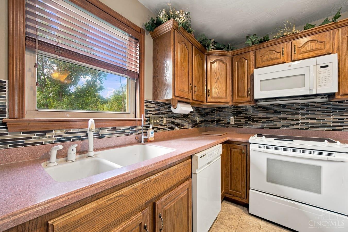 5460 Lakefront Drive Property Photo 17