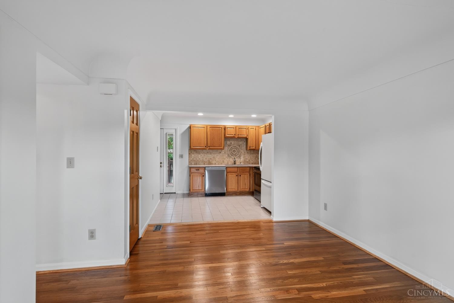9043 Winton Road Property Photo 2