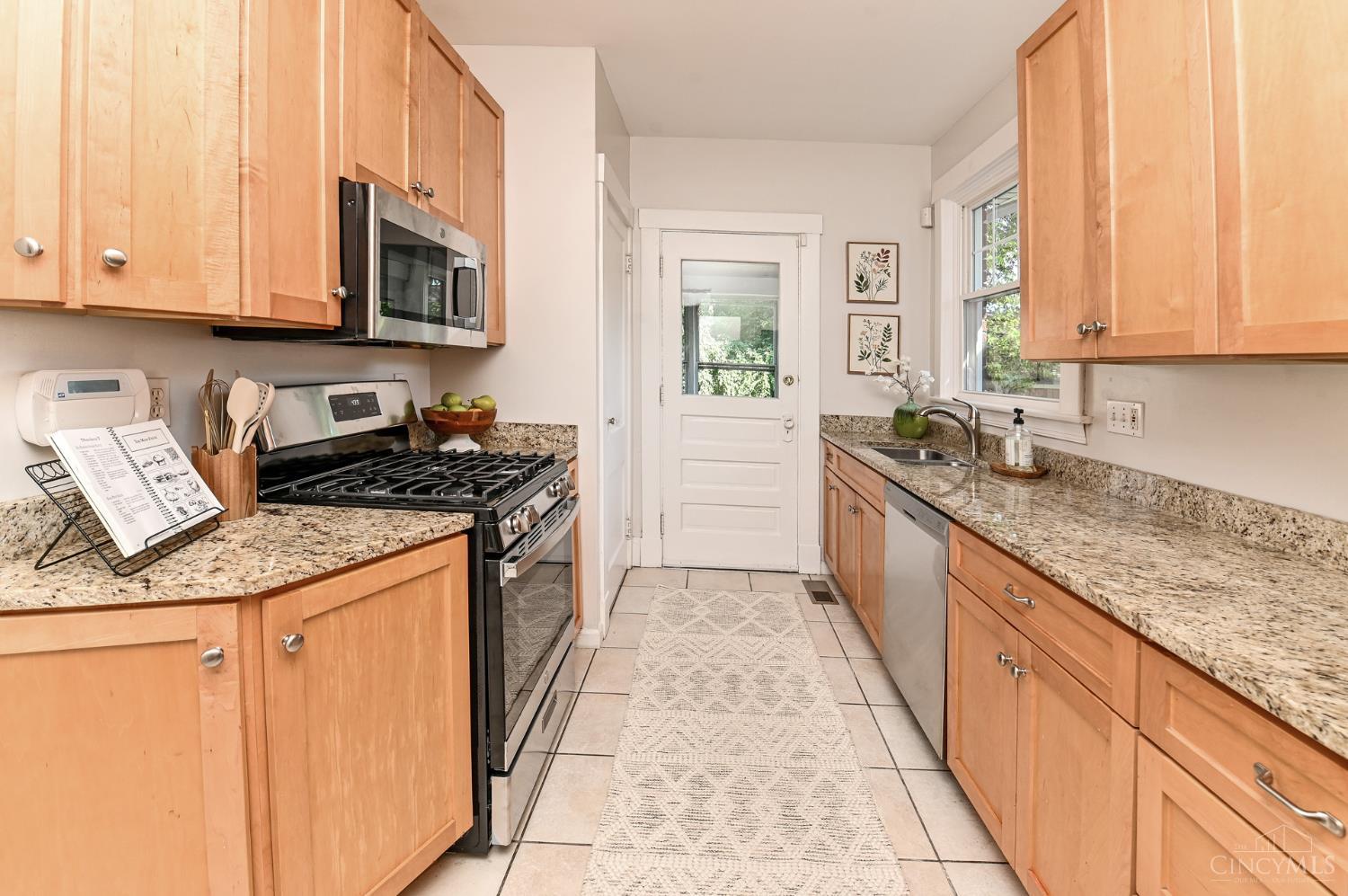 3640 Amberson Avenue Property Photo 13