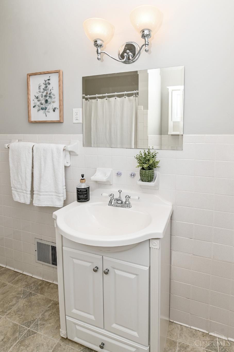 3640 Amberson Avenue Property Photo 22