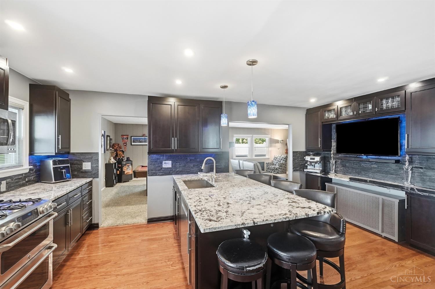 6796 Warder Drive Property Photo 10