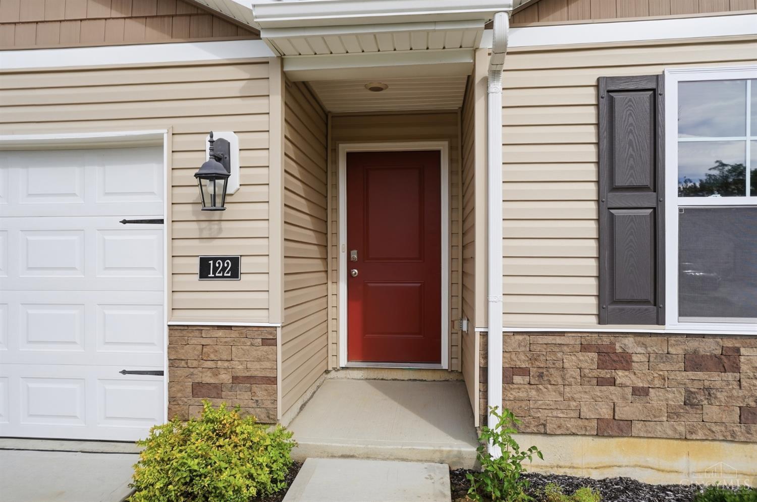 122 Ashburn Way Property Photo 4