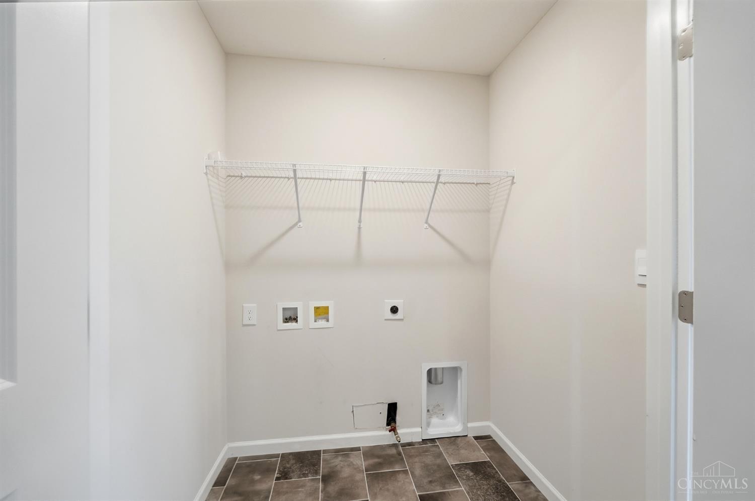122 Ashburn Way Property Photo 16
