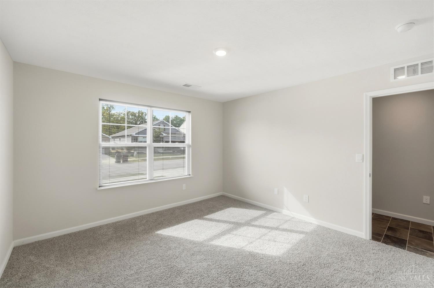 122 Ashburn Way Property Photo 18