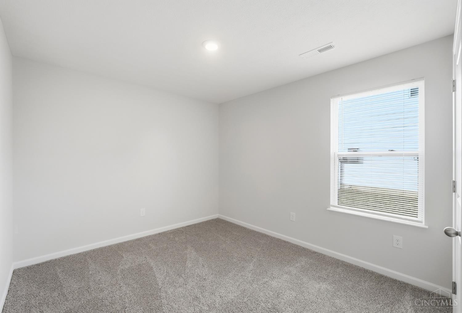 122 Ashburn Way Property Photo 23
