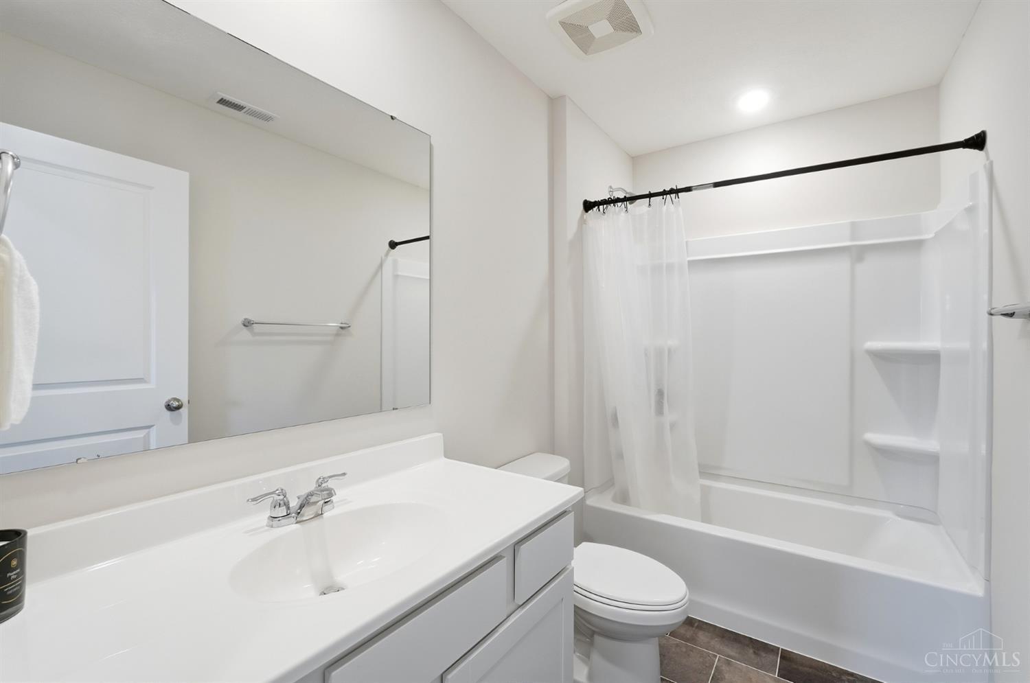 122 Ashburn Way Property Photo 26