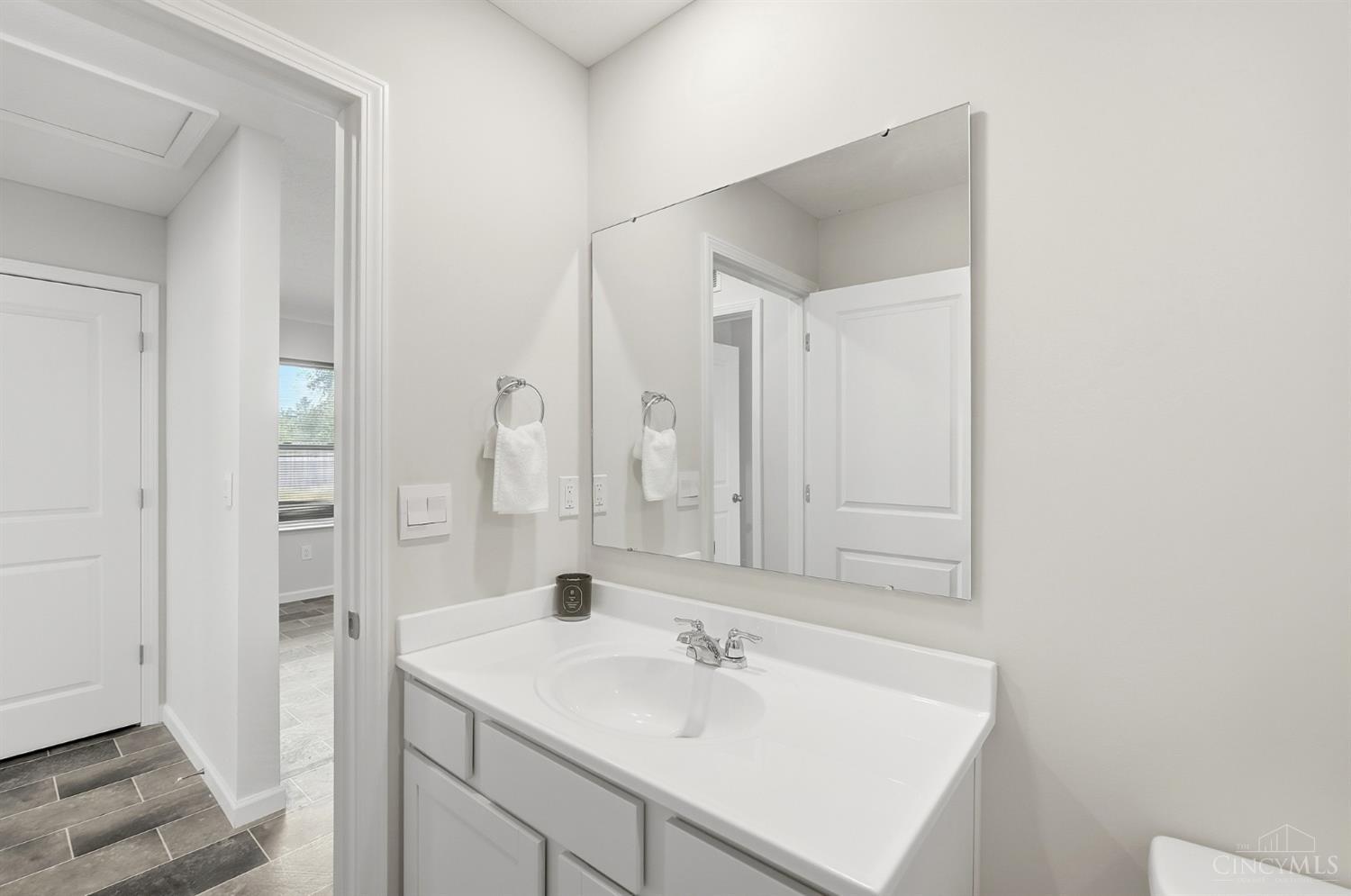 122 Ashburn Way Property Photo 27