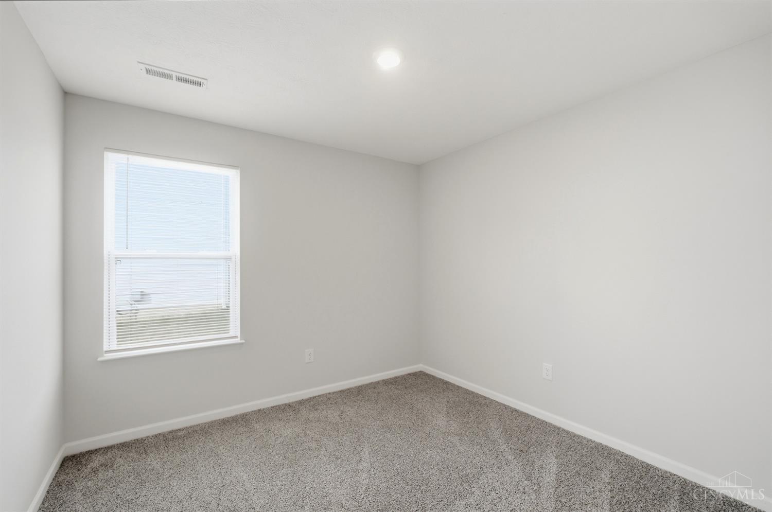 122 Ashburn Way Property Photo 28