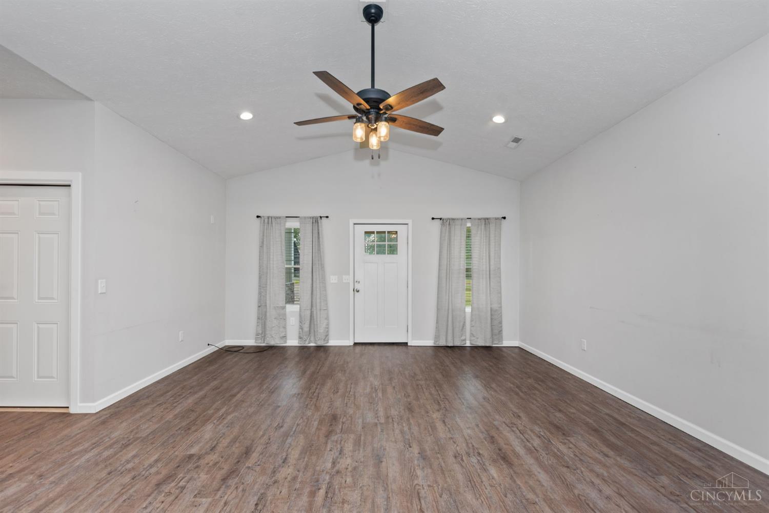 154 Black Hawk Drive Property Photo 13