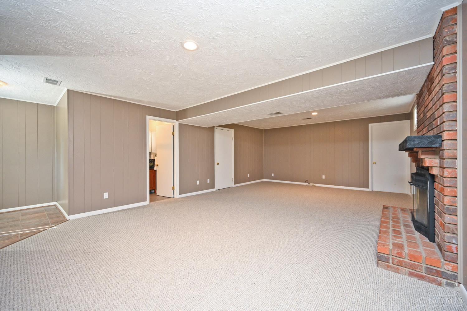 6258 Seiler Drive Property Photo 38