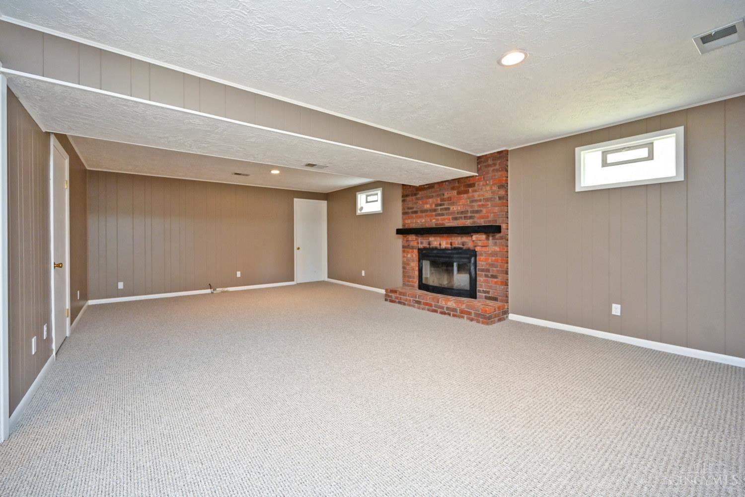 6258 Seiler Drive Property Photo 39