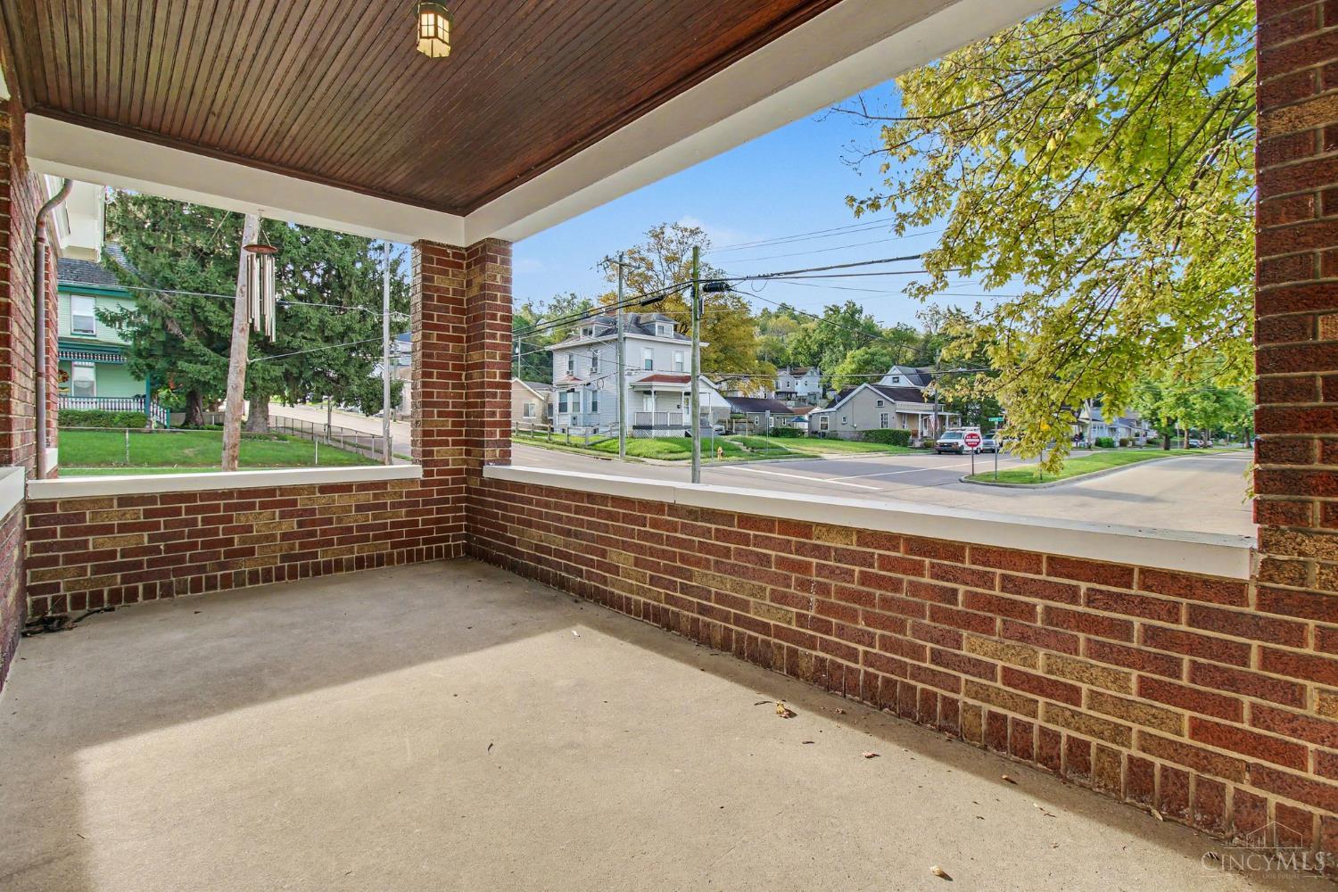 E 120 Benson Street Property Photo 4
