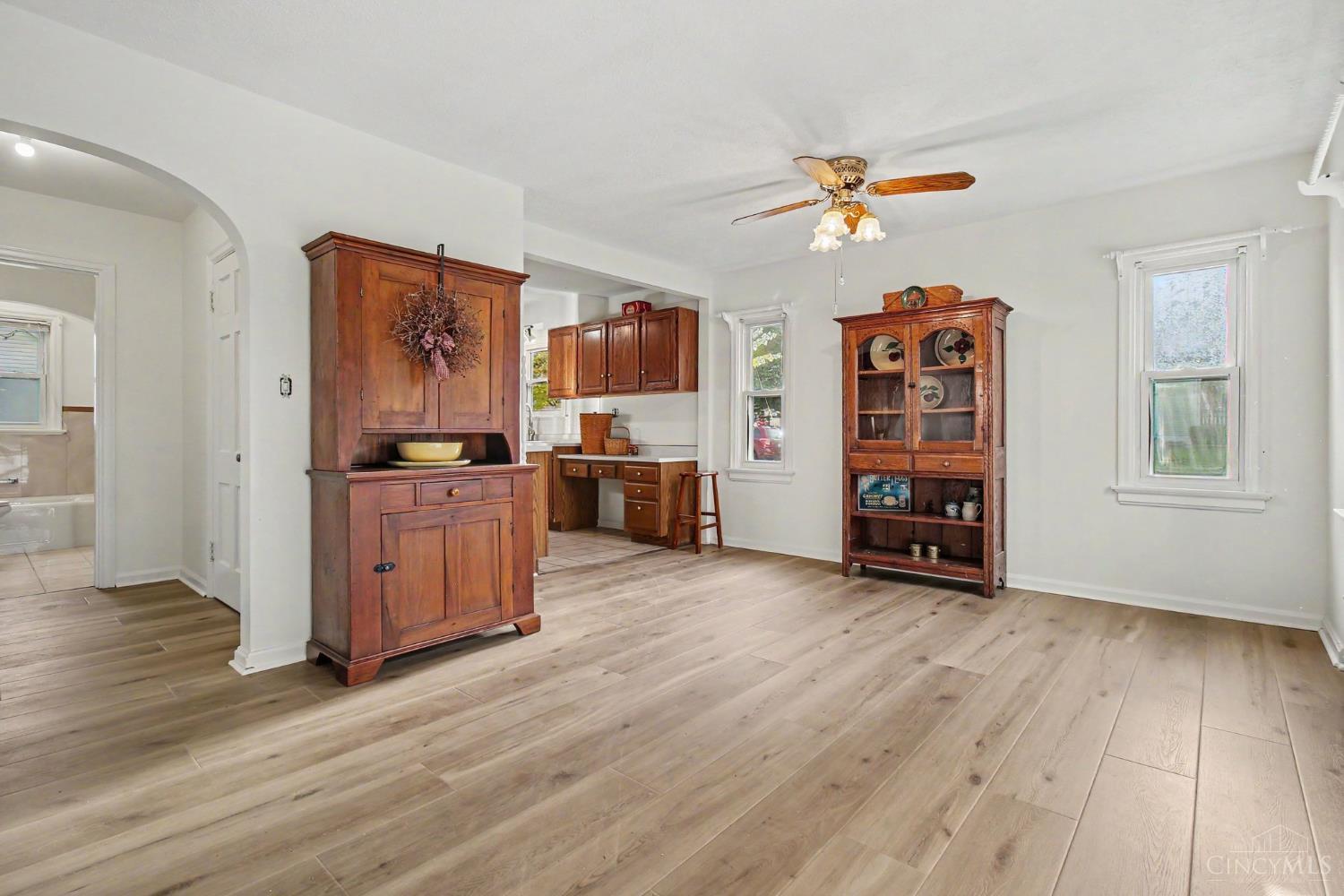 E 120 Benson Street Property Photo 11