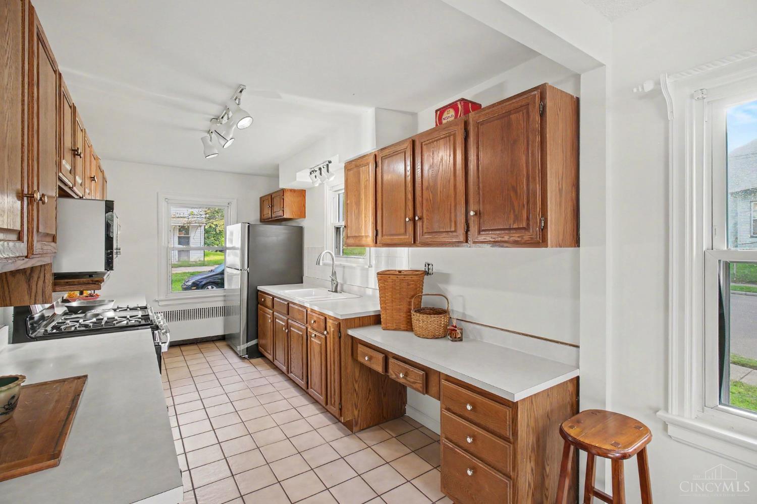 E 120 Benson Street Property Photo 12