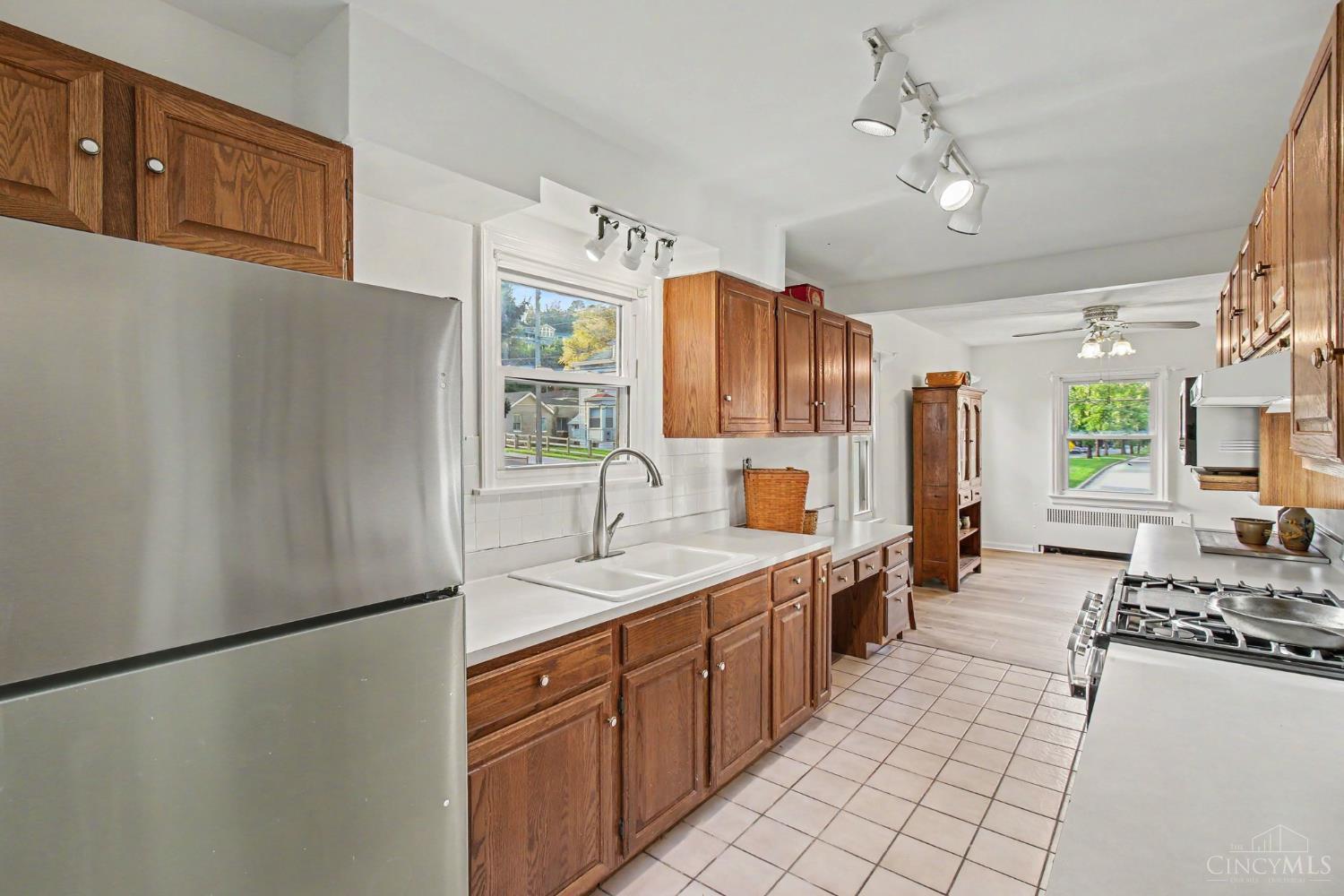 E 120 Benson Street Property Photo 13
