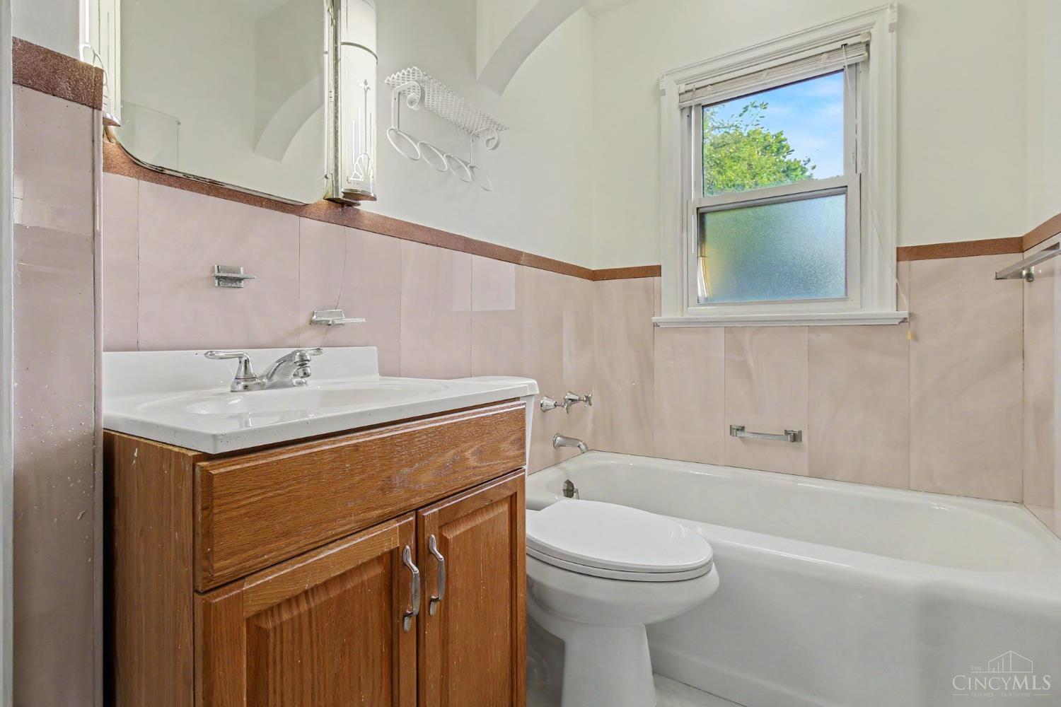 E 120 Benson Street Property Photo 19