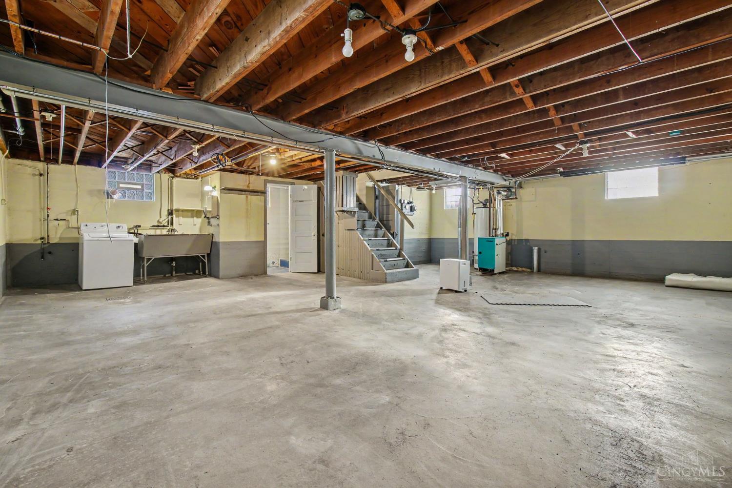 E 120 Benson Street Property Photo 22