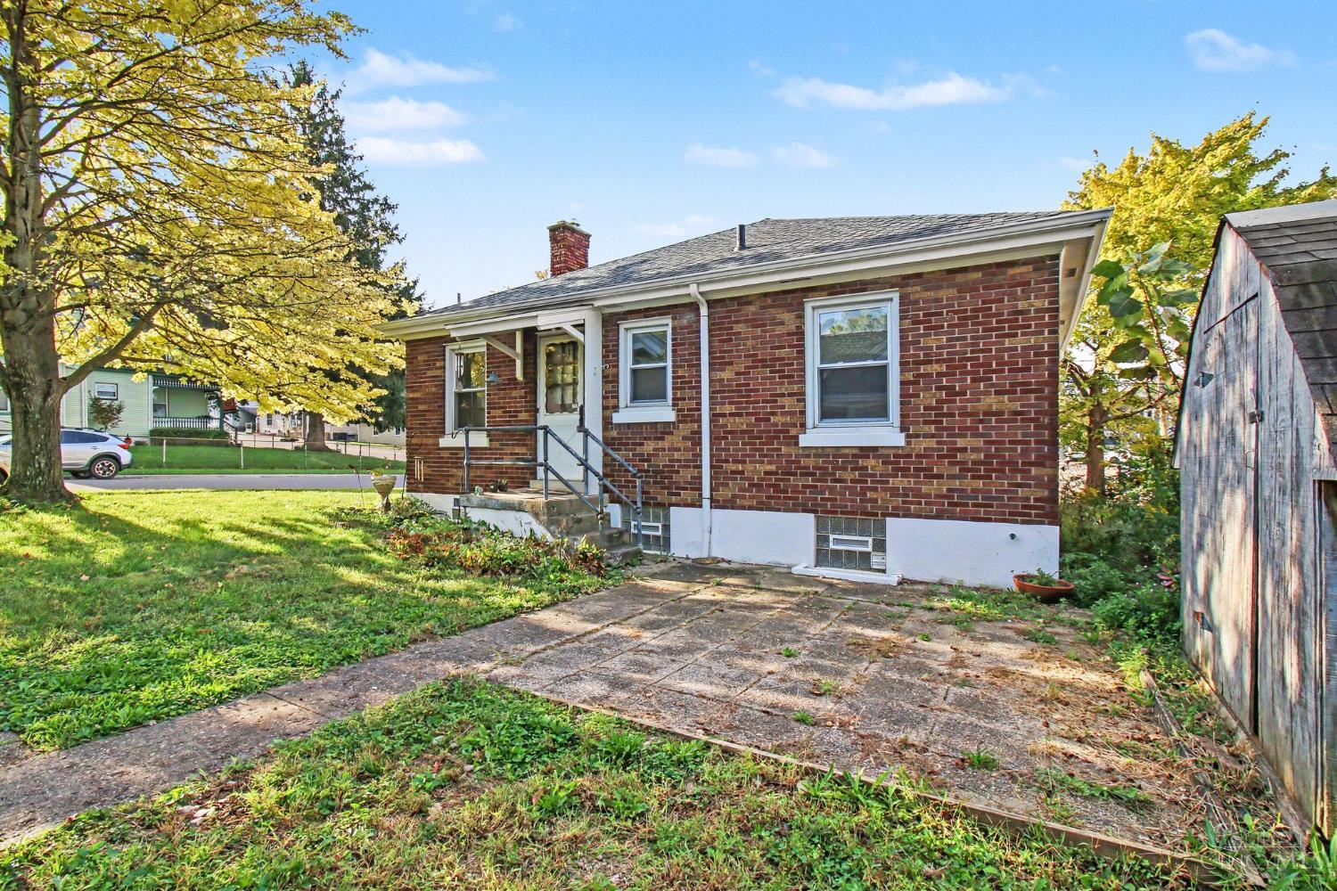 E 120 Benson Street Property Photo 27