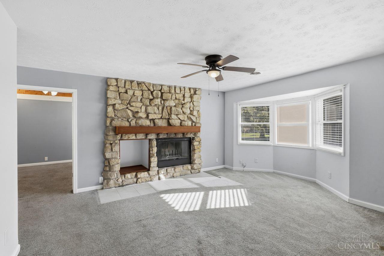 8005 Crest Acres Drive Property Photo 3
