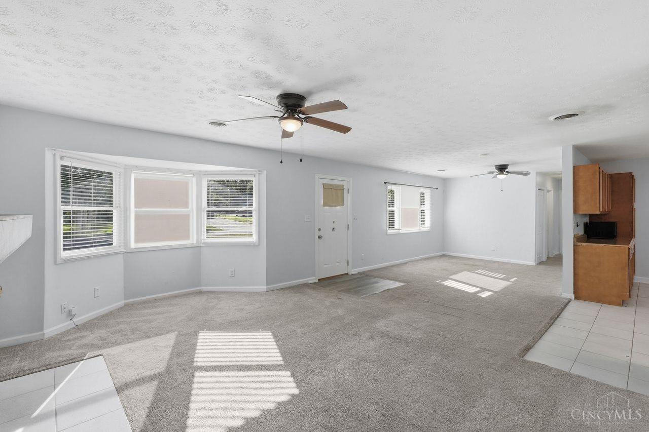 8005 Crest Acres Drive Property Photo 4