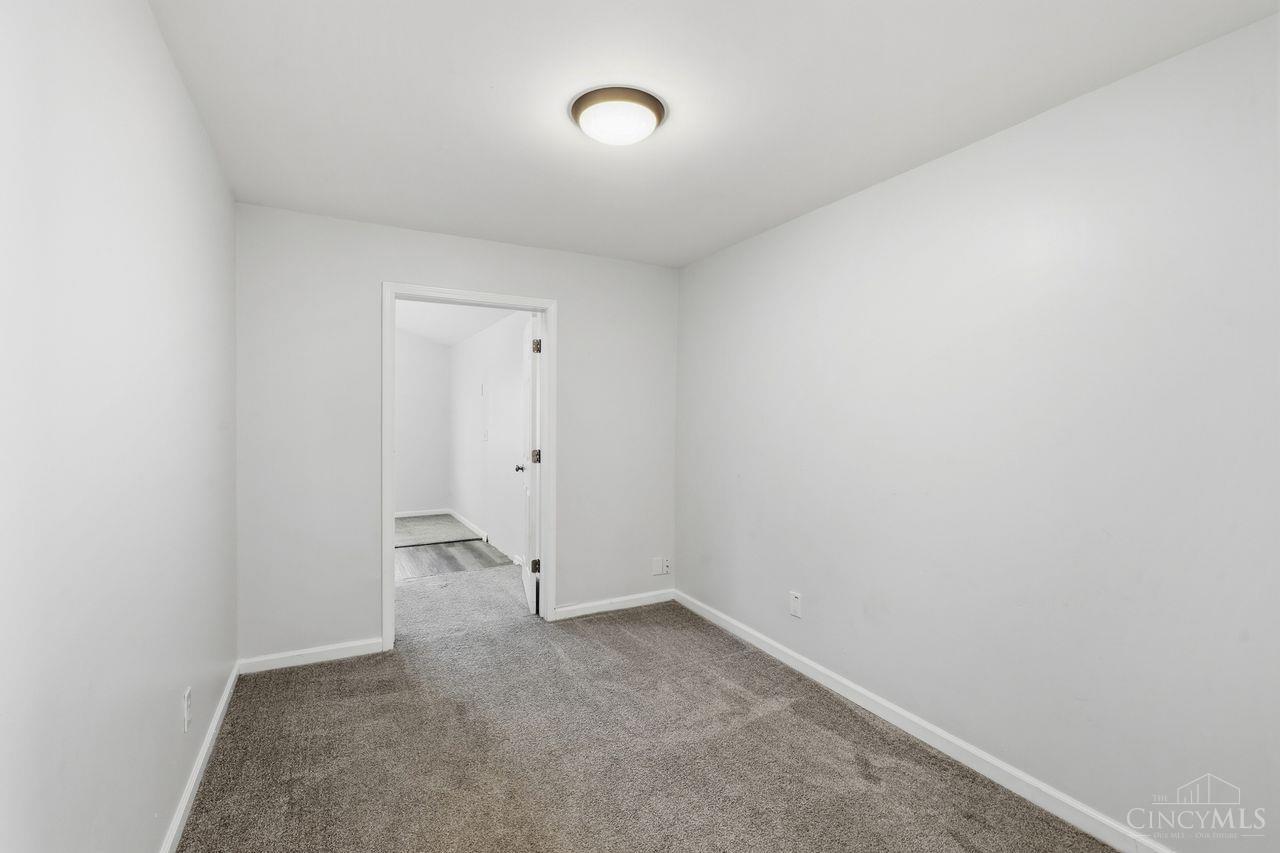 8005 Crest Acres Drive Property Photo 18